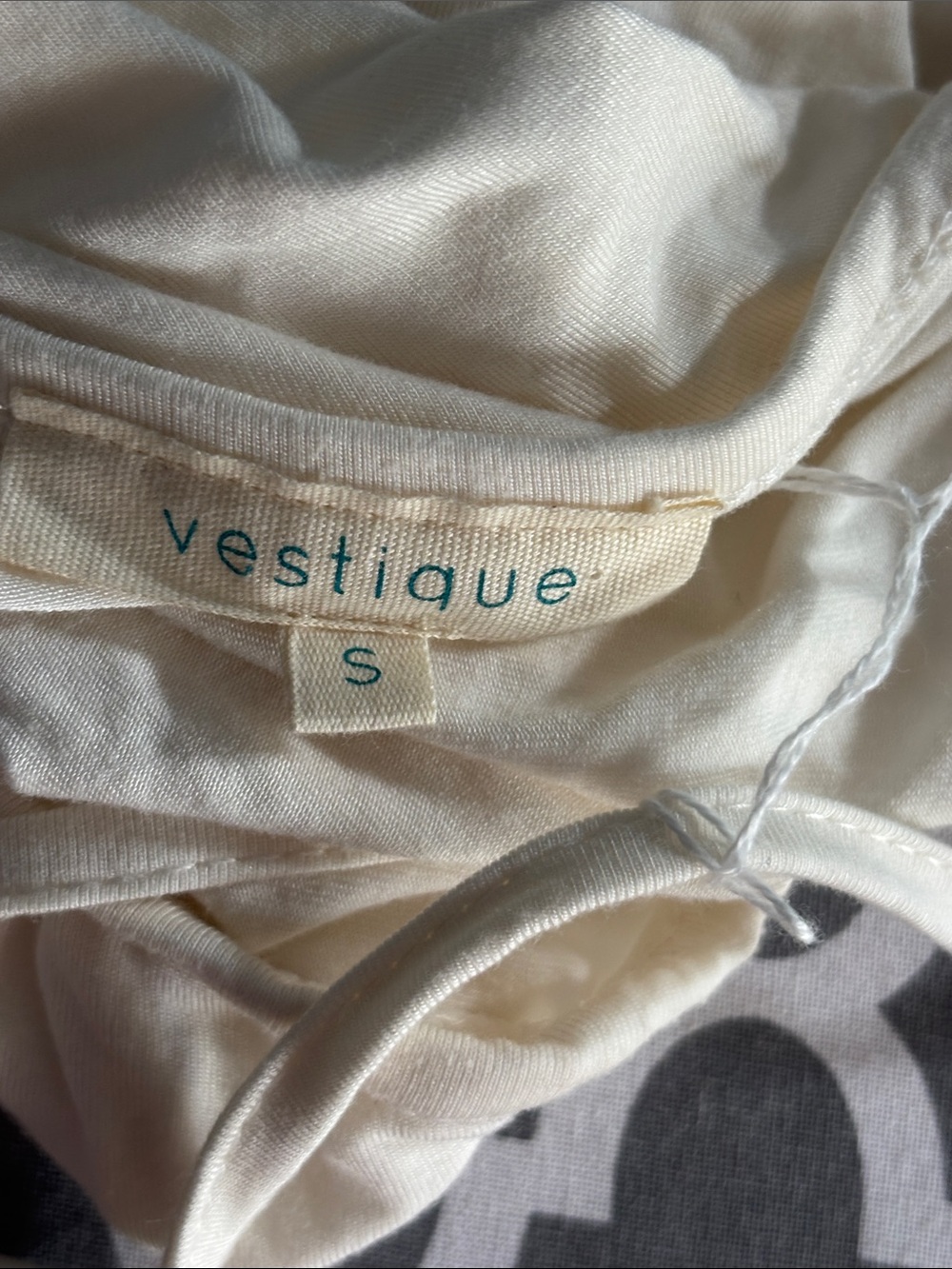 Vestique Cream Button-Front Ruffle-Hem Camisole - Picture 8 of 8
